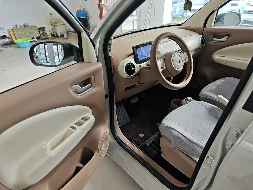 Hongguang MINIEV 2025 fourth generation four-door version advanced model купить на сайте DeffCars