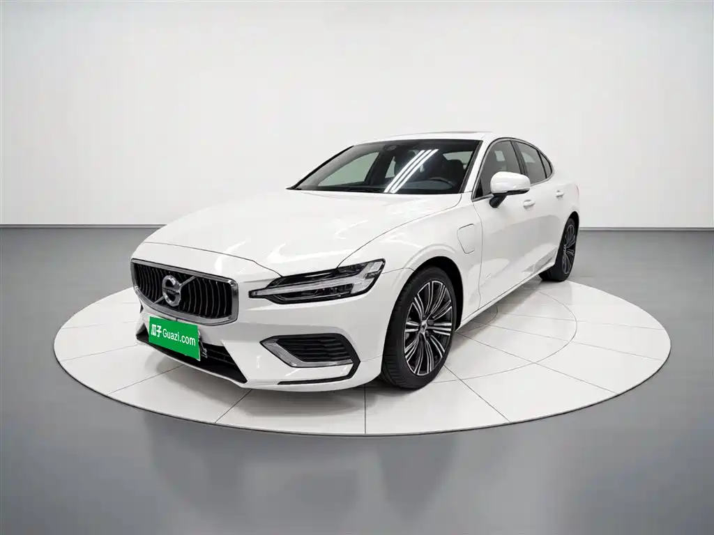 Volvo S60 plug-in hybrid 2021 T8 E-drive hybrid four-wheel drive Zhiyi luxury version купить на сайте DeffCars