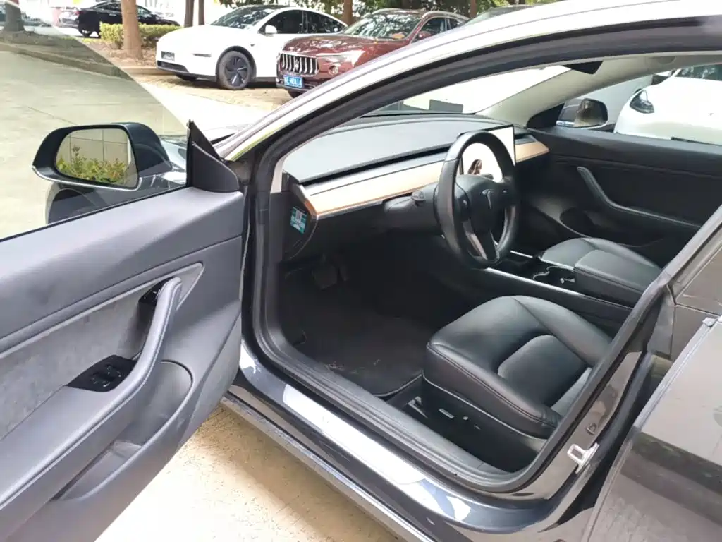 Model 3 imported 2019 long range rear drive version купить на сайте DeffCars