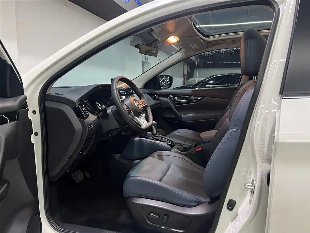 Qashqai 2025 Honor 2.0L CVT XV+ Leading Edition купить на сайте DeffCars