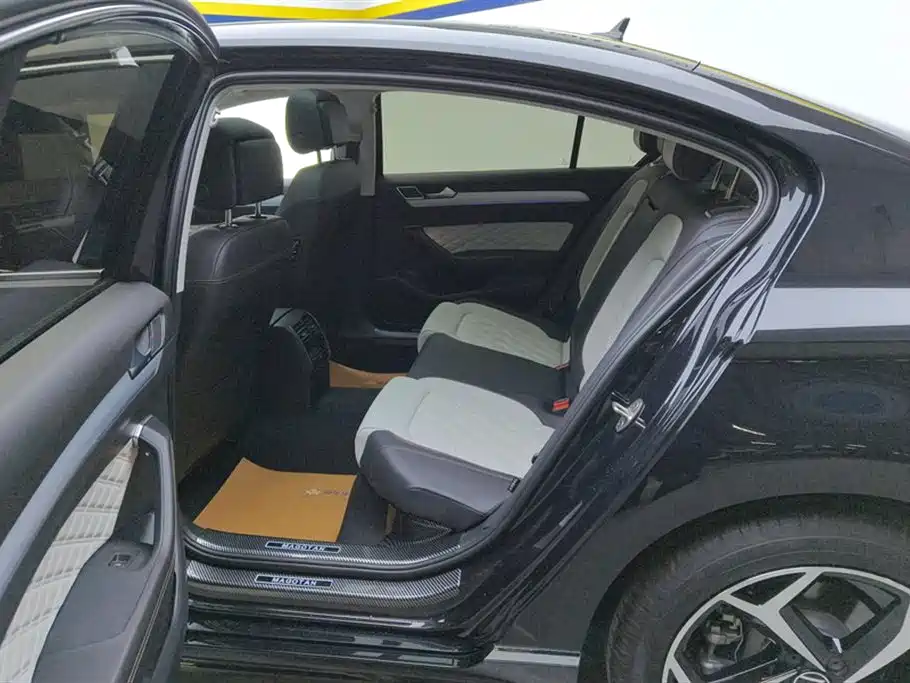 Magotan 2025 model 330TSI DSG luxury model купить на сайте DeffCars