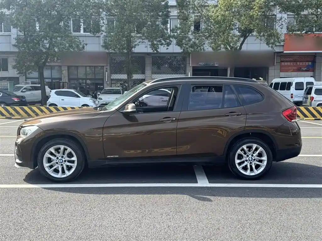 BMW X1 2015 sDrive18i stylish upgraded version купить на сайте DeffCars