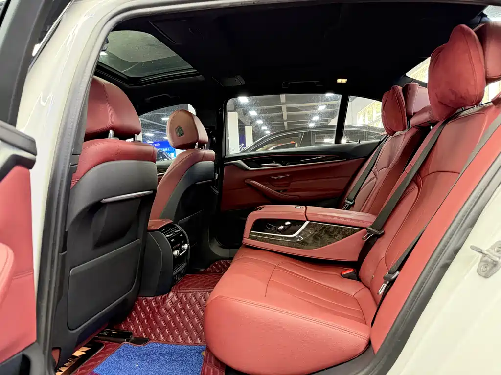 BMW 5 Series 2019 530Li Leading M Sports Package купить на сайте DeffCars