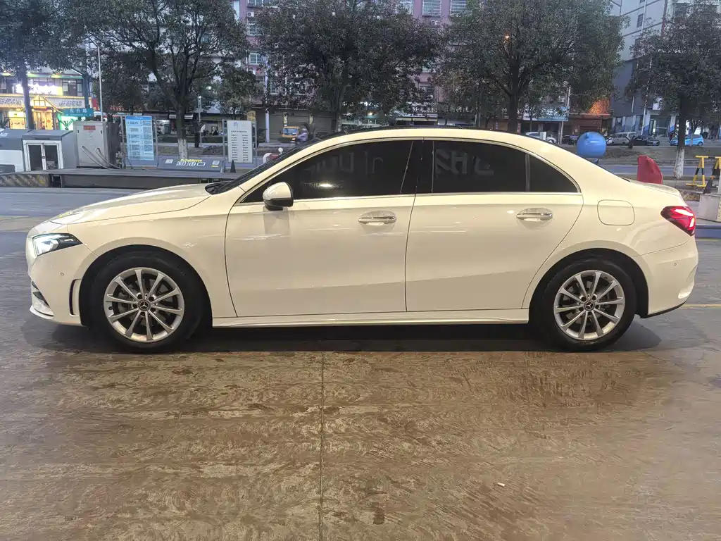 Mercedes-Benz A-Class 2021 A 200 L Sports Sedan Fashionable купить на сайте DeffCars