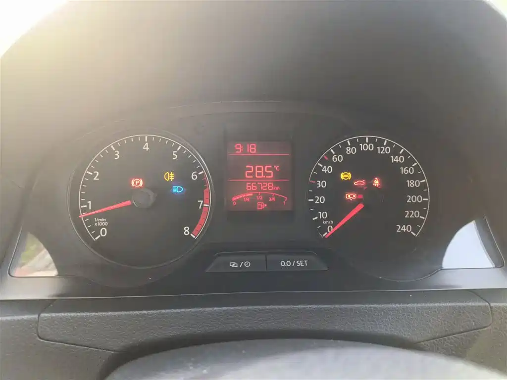 Santana 2015 1.4L Manual Fashion Edition купить на сайте DeffCars