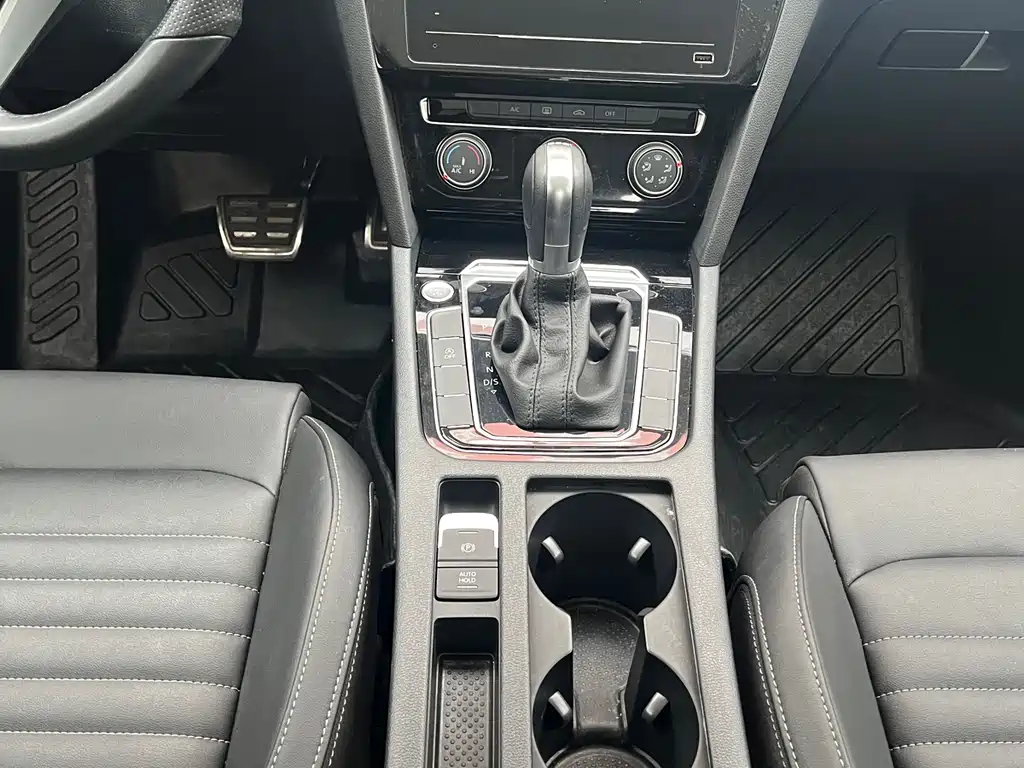 Magotan 2025 model 280TSI DSG comfort model купить на сайте DeffCars