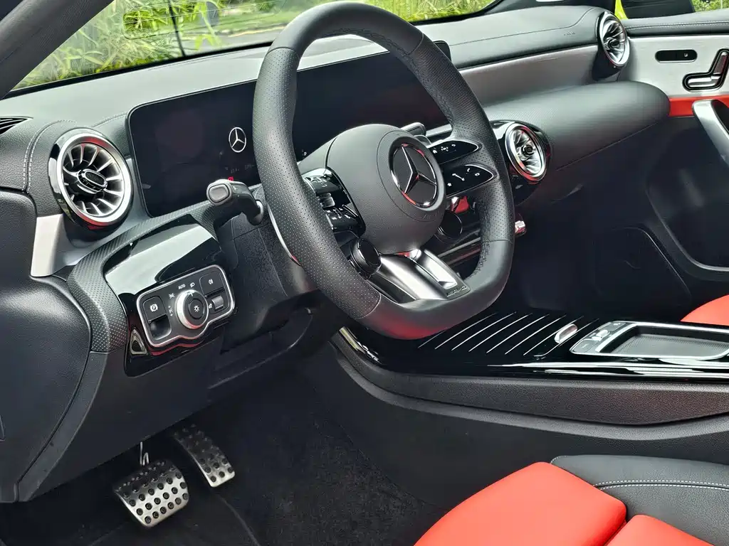 Mercedes-Benz A-Class AMG 2025 facelift AMG A 35 L 4MATIC купить на сайте DeffCars