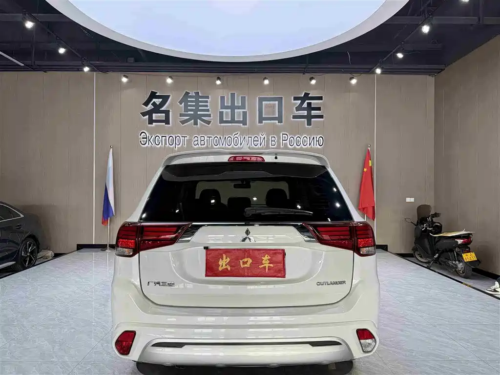 Outlander 2021 2.0L 2WD Smooth Edition 5 seats купить на сайте DeffCars