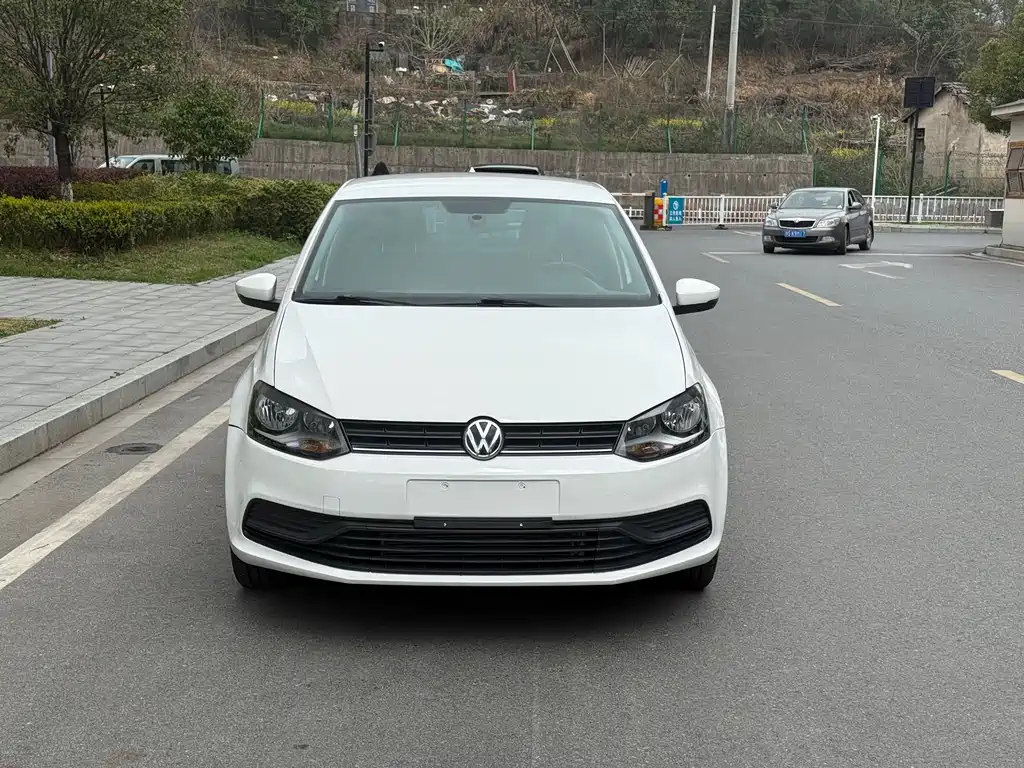 Polo 2016 1.4L manual fashion model купить на сайте DeffCars