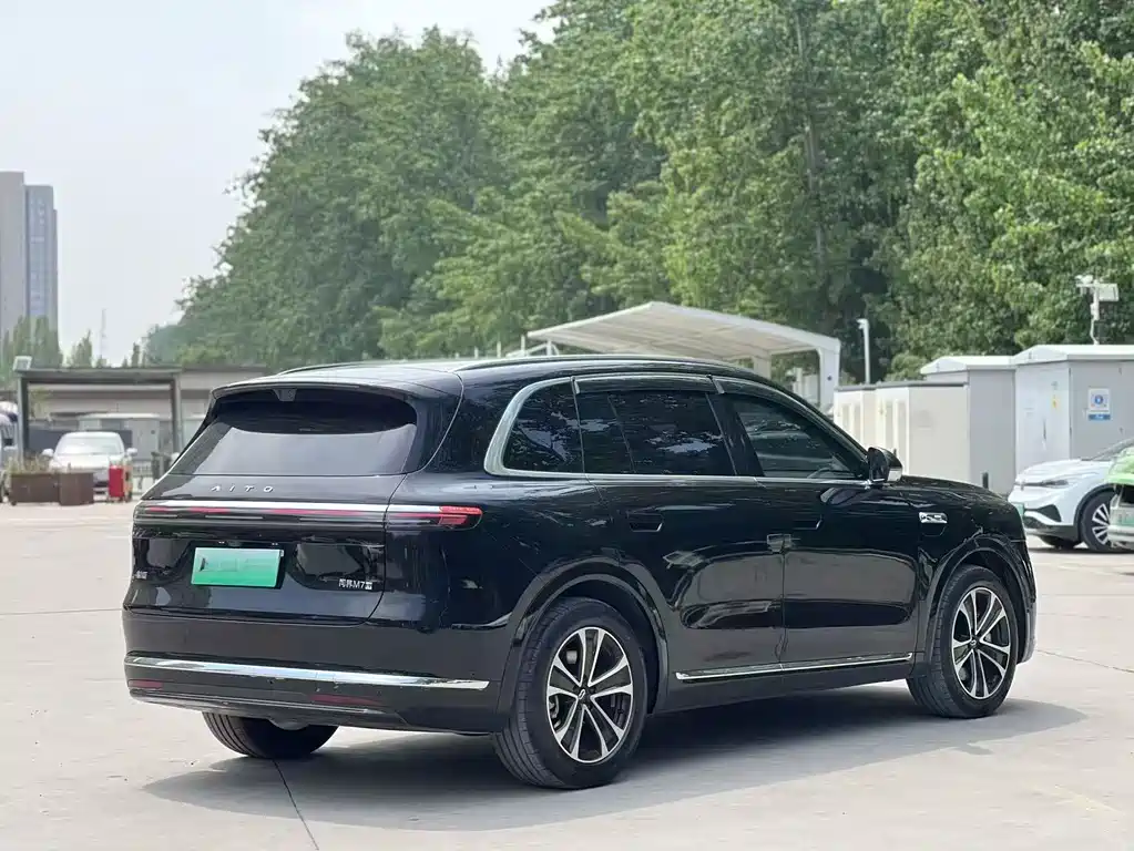 Wenjie M7 2026 Pure Electric Max Long Range Edition 5-seater 192-line lidar) купить на сайте DeffCars