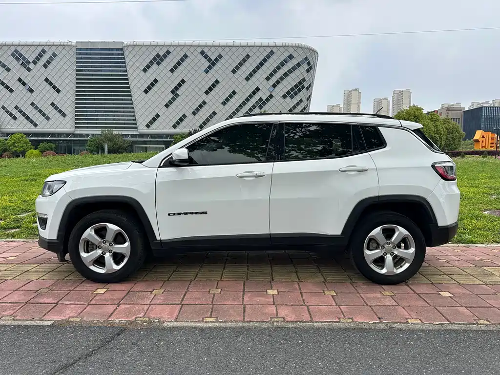 Compass 2017 200T Automatic Home Edition купить на сайте DeffCars