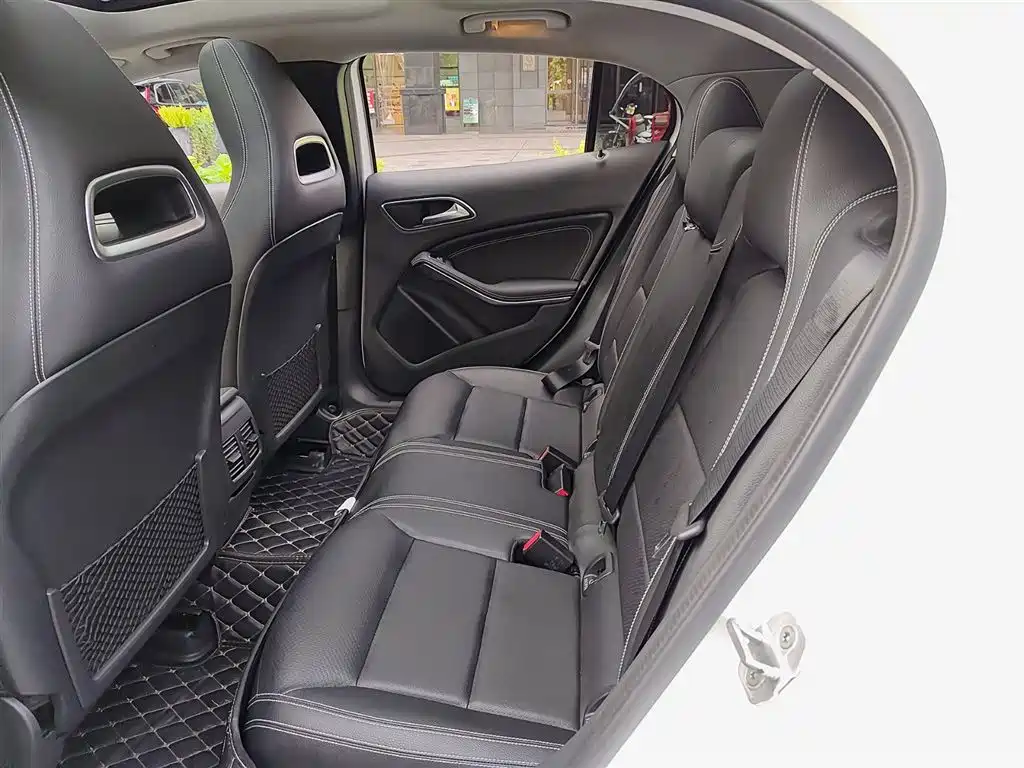 Mercedes-Benz GLA 2017 GLA 220 4MATIC Fashion Model купить на сайте DeffCars