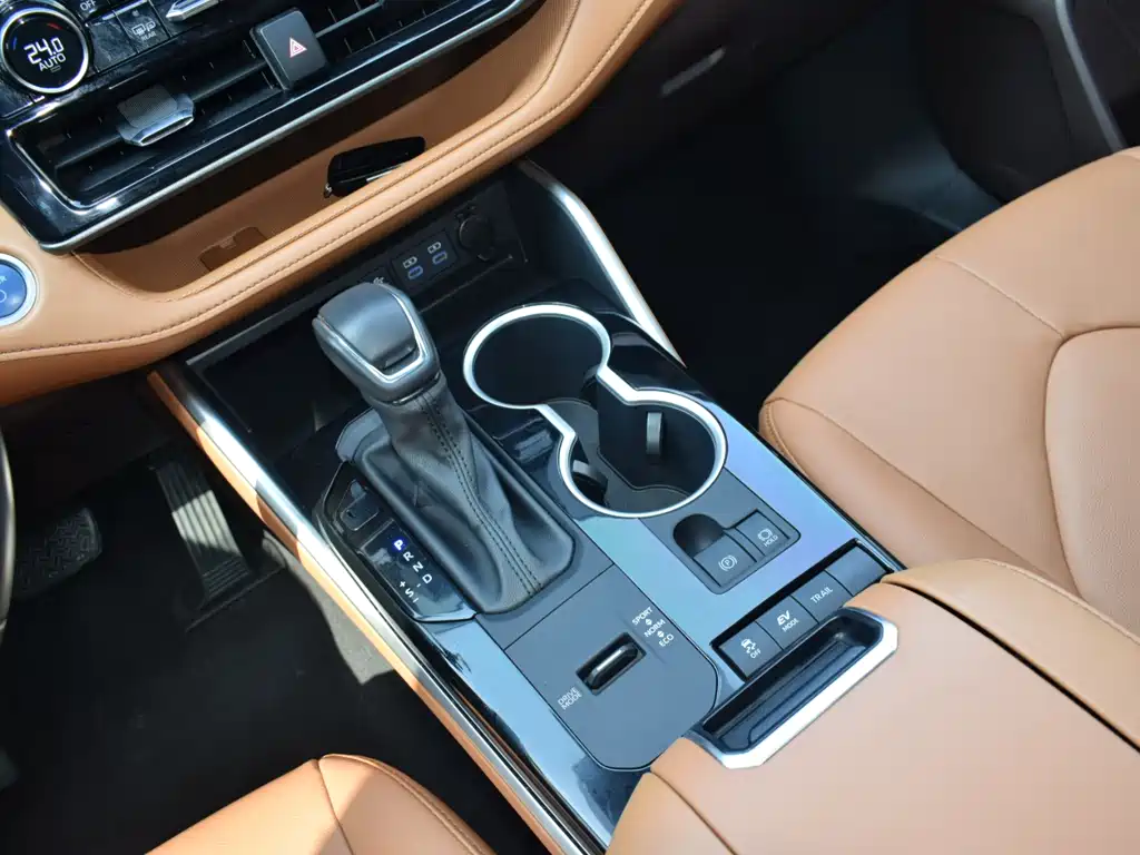Highlander 2022 dual engine 2.5L four-wheel drive premium version 7 seats купить на сайте DeffCars