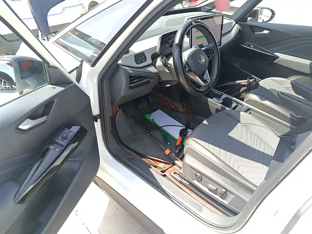 Volkswagen ID.3 2025 Smart Model Outstanding Edition купить на сайте DeffCars
