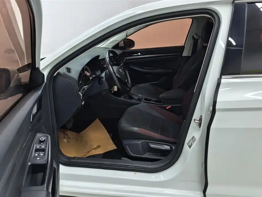 Bora 2020 1.5L automatic comfort model купить на сайте DeffCars