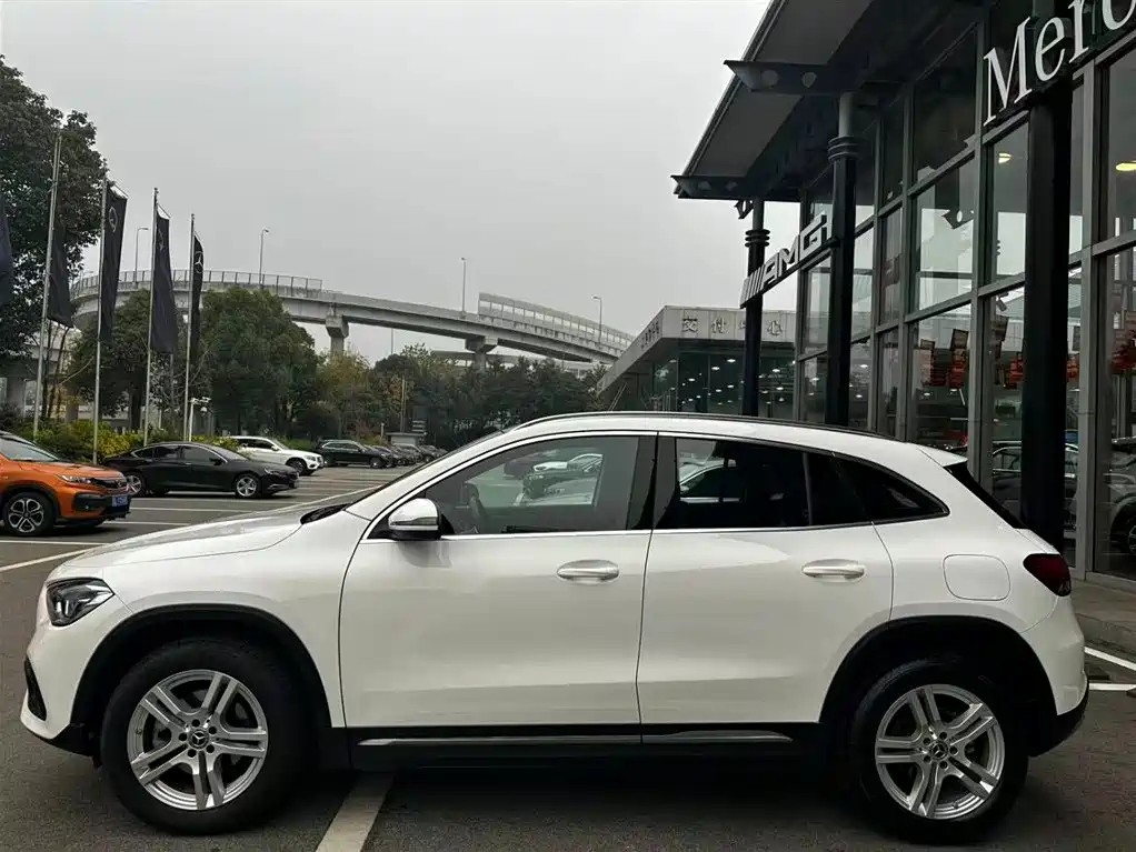 Mercedes-Benz GLA 2023 GLA 200 купить на сайте DeffCars