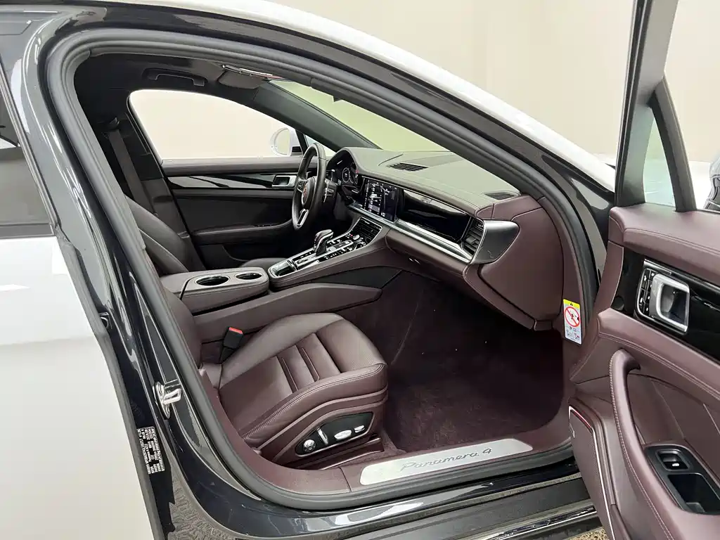 Panamera 2017 Panamera 4 Executive Extended Edition 3.0T купить на сайте DeffCars