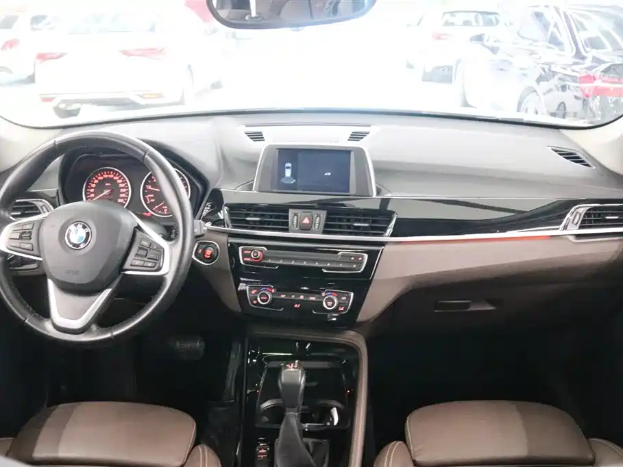BMW X1 2018 sDrive18Li Exclusive Model купить на сайте DeffCars