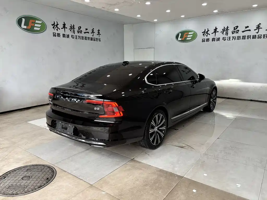 Volvo S90 2025 B5 Zhiyuan Luxury Edition купить на сайте DeffCars