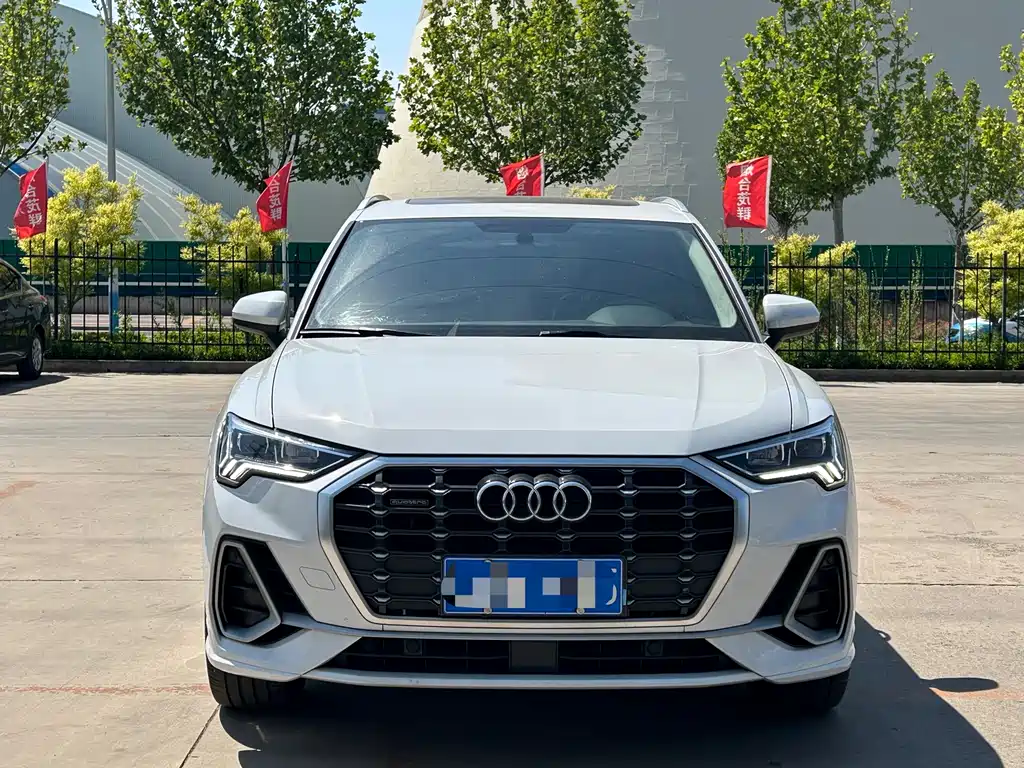 Audi Q3 2020 45 TFSI quattro fashionable and dynamic купить на сайте DeffCars