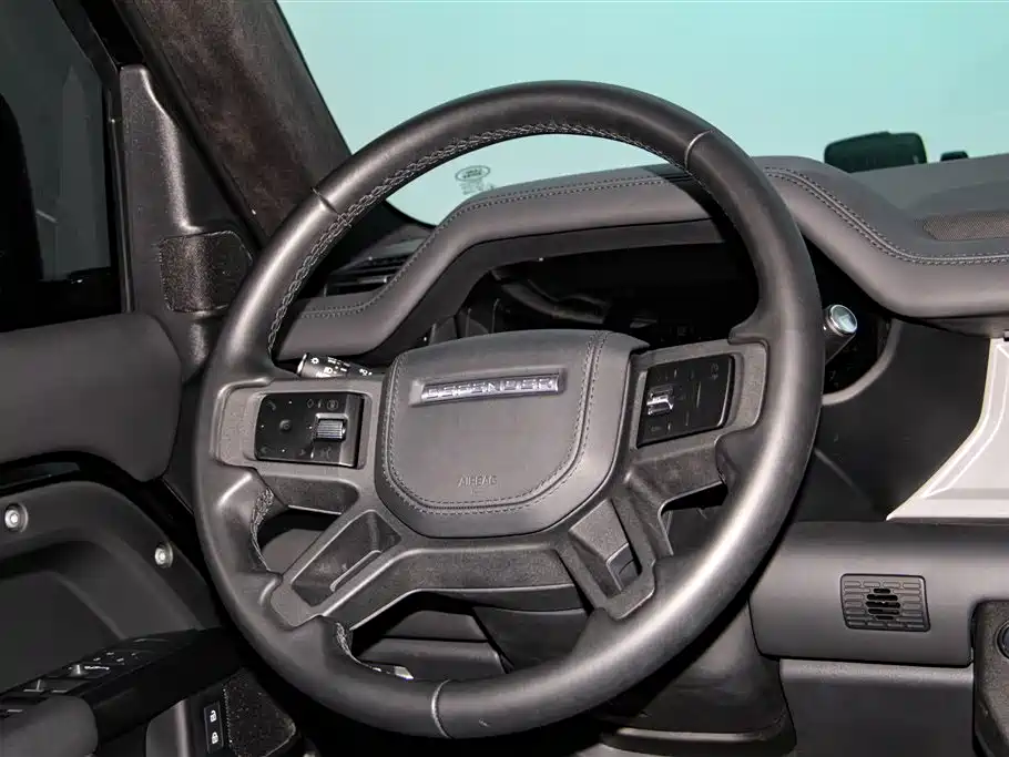 Land Rover Defender 2025 110 3.0T P400 X-Dynamic HSE купить на сайте DeffCars