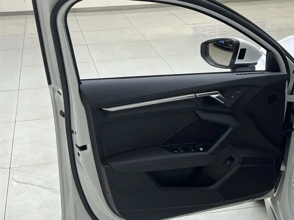 Audi A3 2023 facelift Sportback 35 TFSI luxury sports model купить на сайте DeffCars