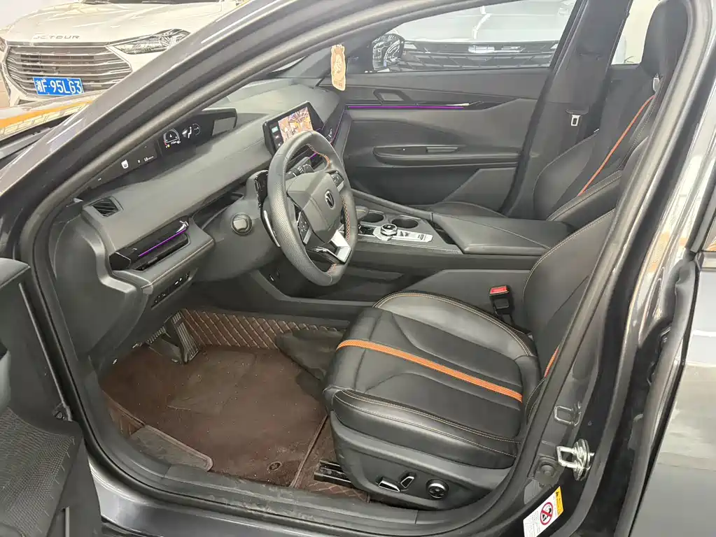 Changan UNI-V 2024 1.5T exclusive model купить на сайте DeffCars