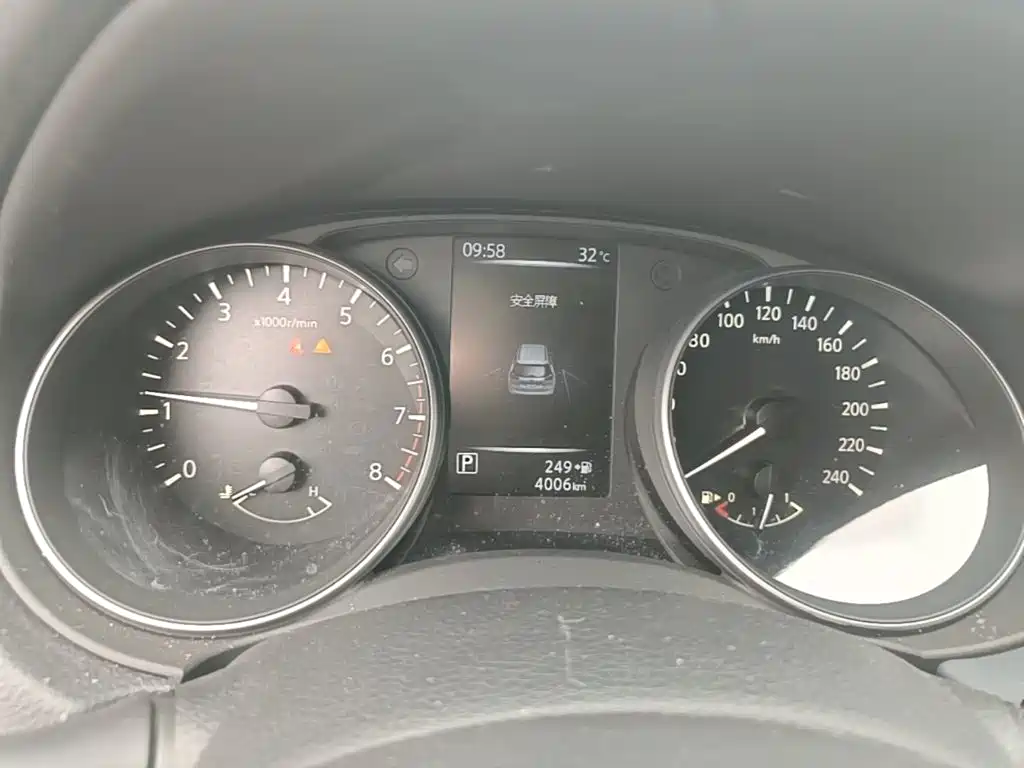X-Trail 2025 Honor 2.0L Two-wheel Drive Leading Edition купить на сайте DeffCars