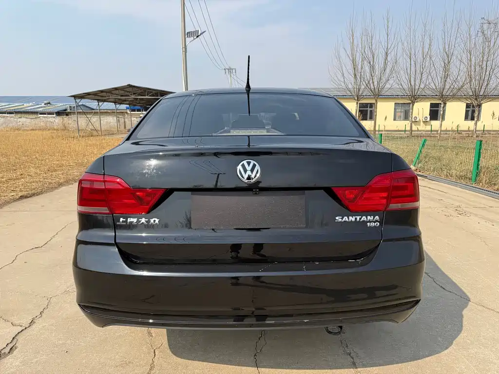Santana 2016 1.6L Manual Fashion Edition купить на сайте DeffCars