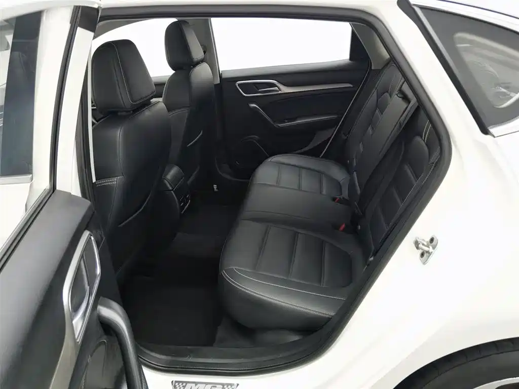 MG6 2017 20T Manual Luxury Smart Connected Edition National V купить на сайте DeffCars