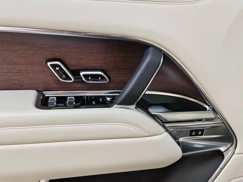 Range Rover 2023 3.0 L6 400PS Extended Edition купить на сайте DeffCars