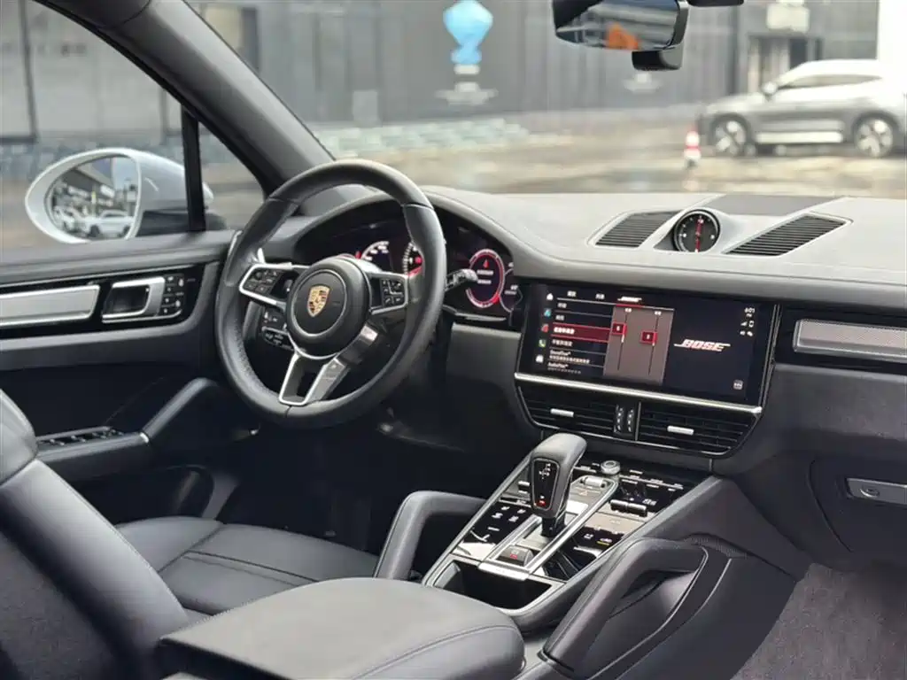 Cayenne 2023 Cayenne S 2.9T Platinum Edition купить на сайте DeffCars