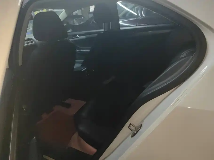 Sagitar 2015 230TSI automatic comfort model купить на сайте DeffCars