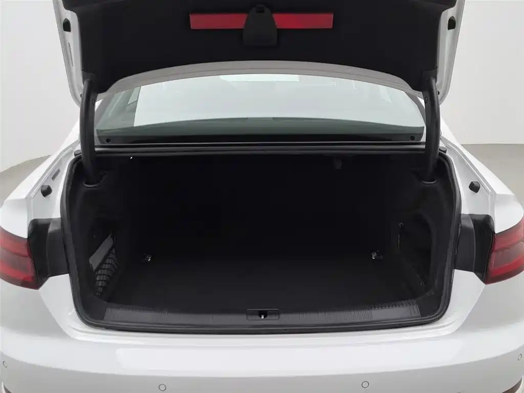 Audi A4L 2019 40 TFSI Fashion Type National V купить на сайте DeffCars