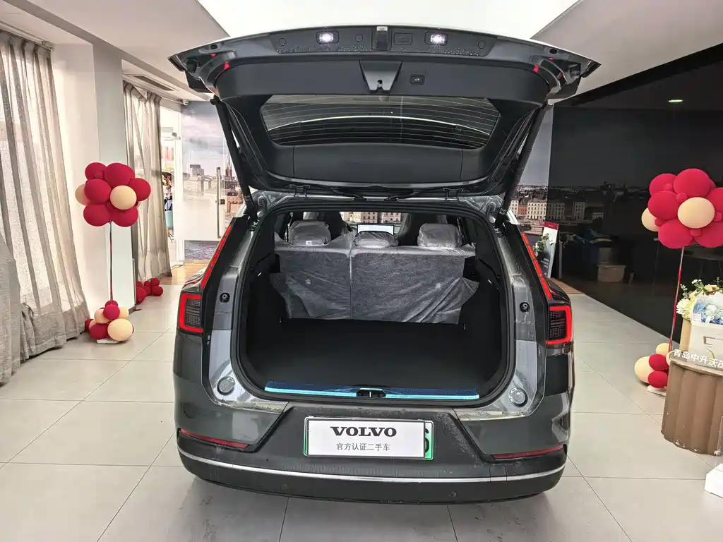 Volvo XC70 plug-in hybrid 2026 model four-wheel drive super long range Core купить на сайте DeffCars