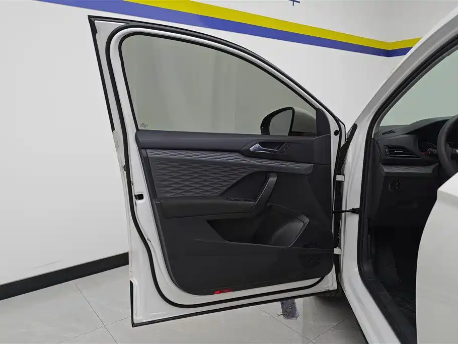 Tuyue 2021 280TSI two-wheel drive fashion version купить на сайте DeffCars