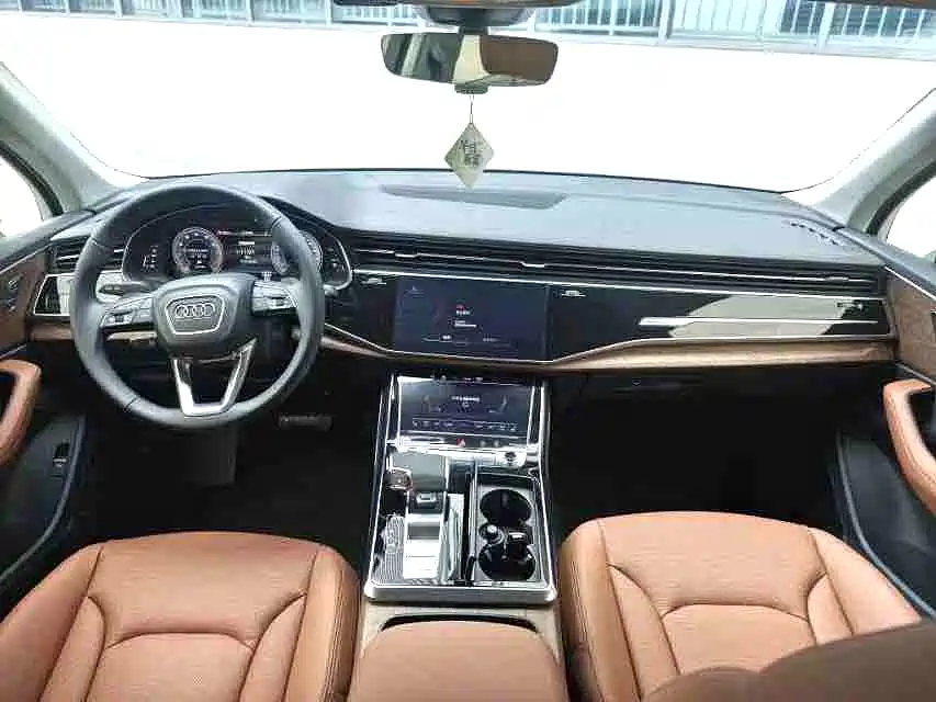 Audi Q7 2023 55 TFSI quattro S line sports version купить на сайте DeffCars