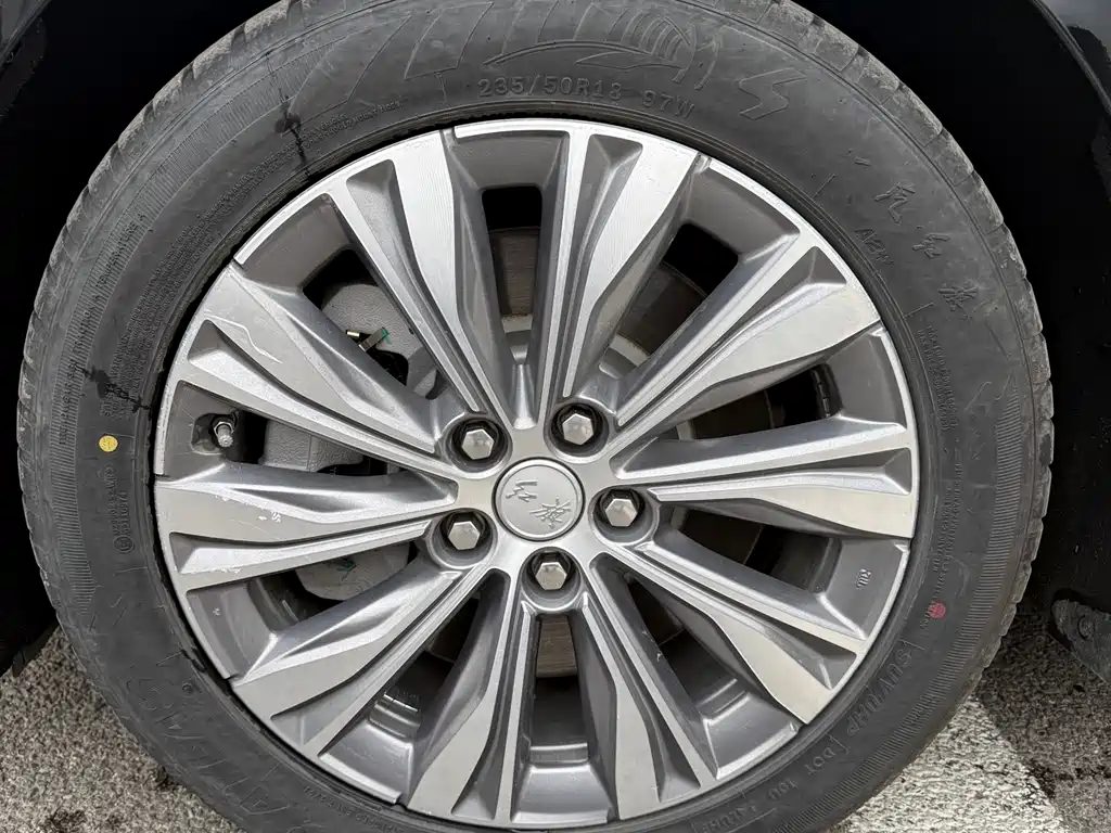 Hongqi E-QM5 2024 500km travel version купить на сайте DeffCars