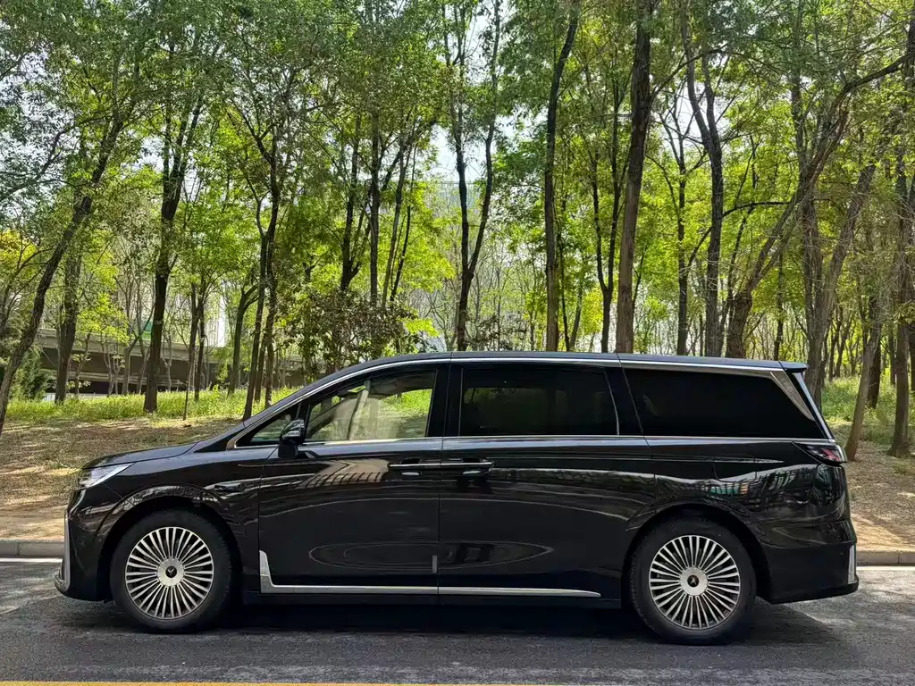 Lantu Dreamer 2025 PHEV four-wheel drive premium Qiankun version купить на сайте DeffCars