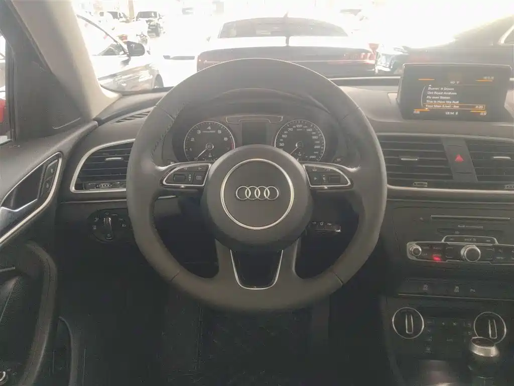 Audi Q3 2018 30th Anniversary Model 30 TFSI Fashion Model купить на сайте DeffCars