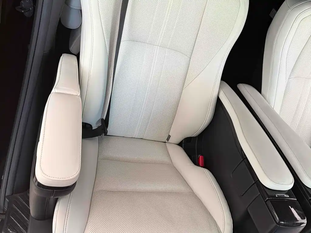 Lexus LM 2020 300h seven-seater elegant version купить на сайте DeffCars