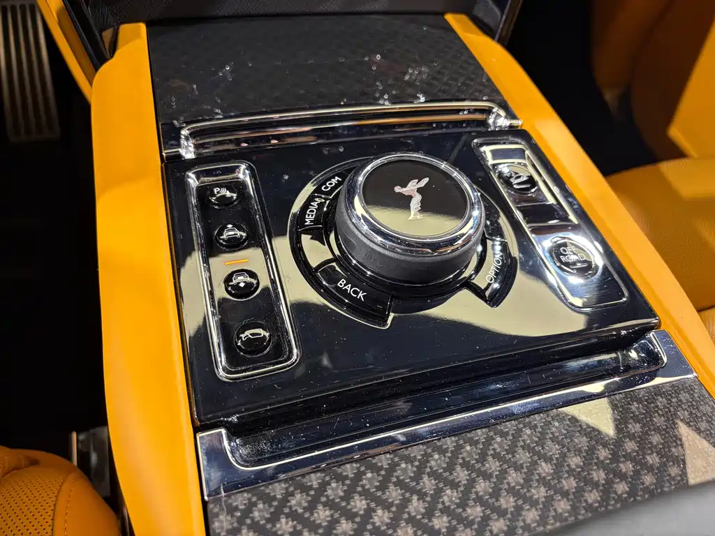 Cullinan 2020 Black Badge купить на сайте DeffCars