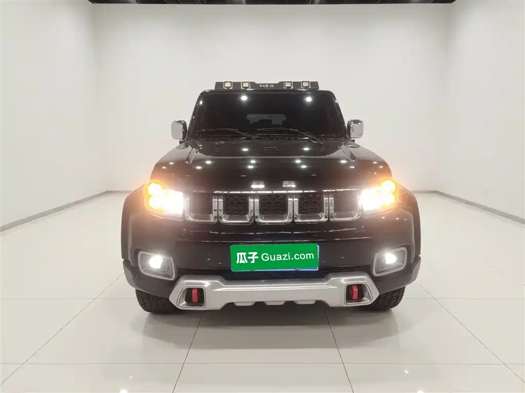 Beijing off-road BJ40 2023 2.0T automatic four-wheel drive city hunter version knight type купить на сайте DeffCars
