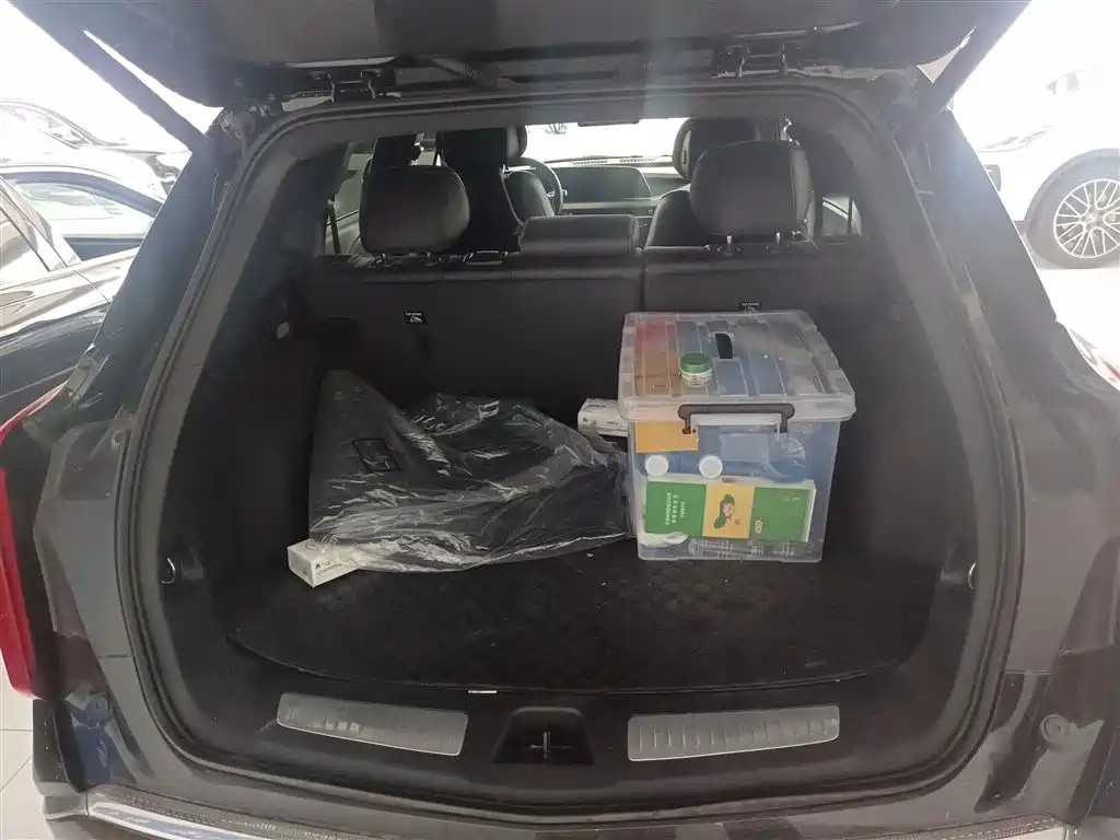 Cadillac XT5 2025 2.0T Metropolis купить на сайте DeffCars