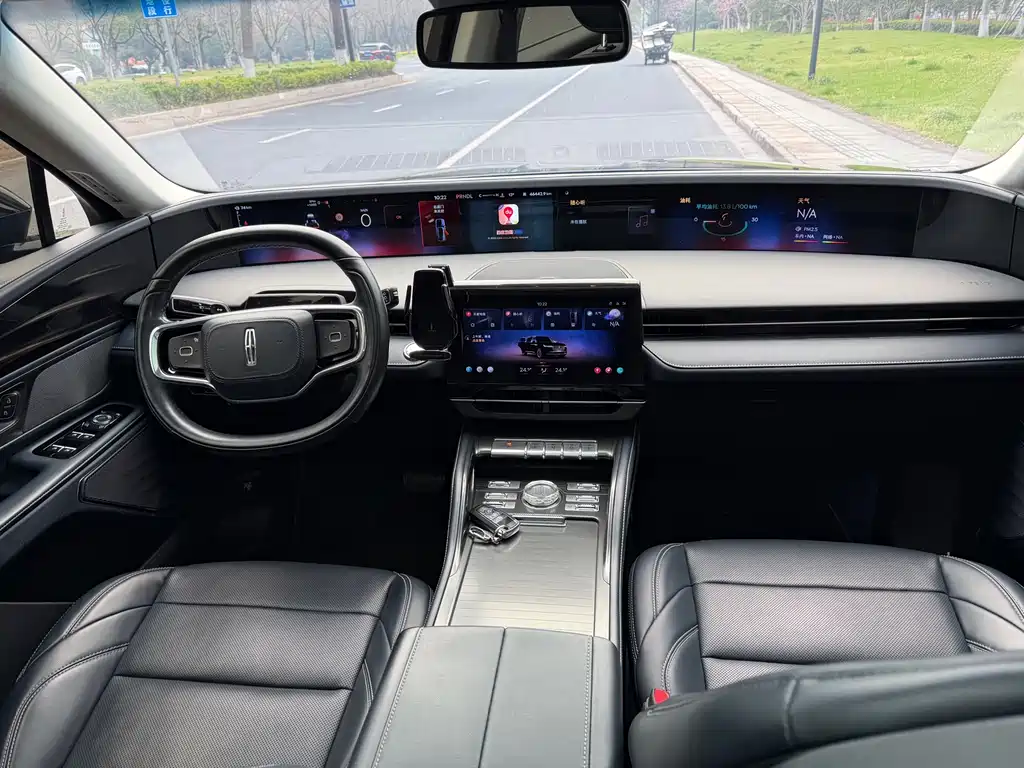 Voyager 2023 2.0T four-wheel drive Zunrui version купить на сайте DeffCars