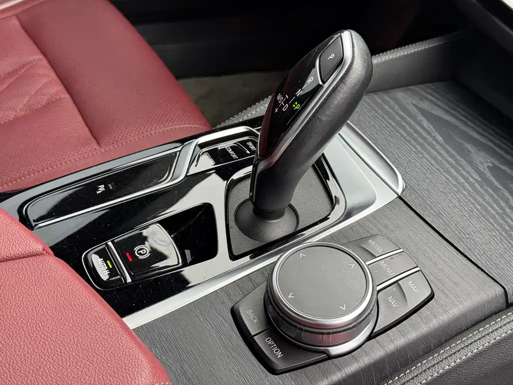 BMW 5 Series 2022 facelift 530Li leading M sports package купить на сайте DeffCars