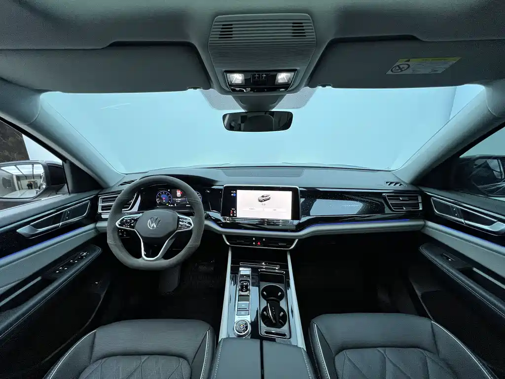 Touron 2024 380TSI four-wheel drive luxury version купить на сайте DeffCars