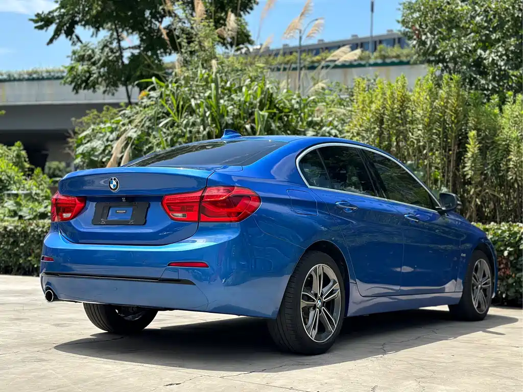 BMW 1 Series 2018 118i Sports купить на сайте DeffCars