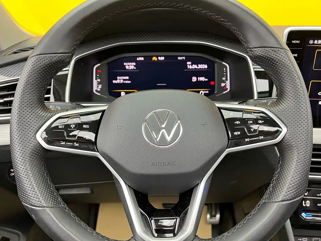 Tiguan L 2023 330TSI automatic two-wheel drive R-Line version купить на сайте DeffCars