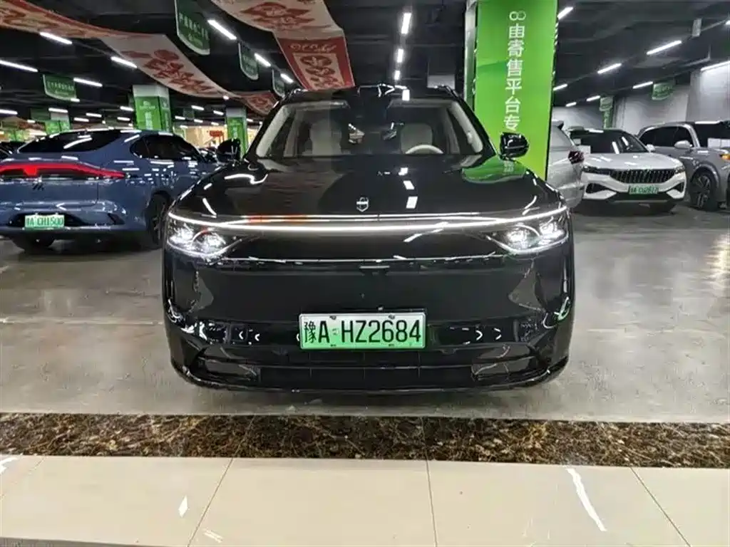 Wenjie M8 2025 extended range Max+ version 53.4kWh 5-seat version 192-line lidar) купить на сайте DeffCars